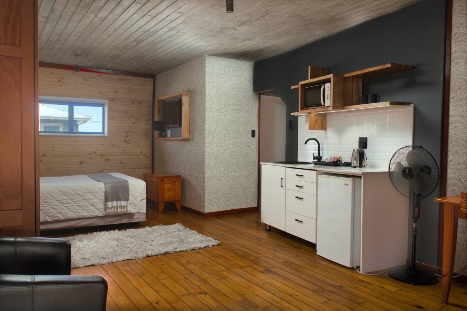 stratfords Guesthouse and accommodation East London-902